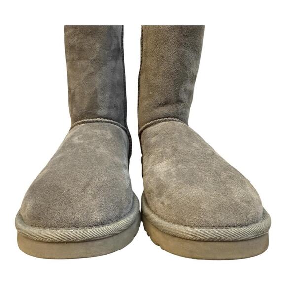 UGG Classic Short II Gray Shearling Boot Suede Women size 8 - Picture 3 of 7